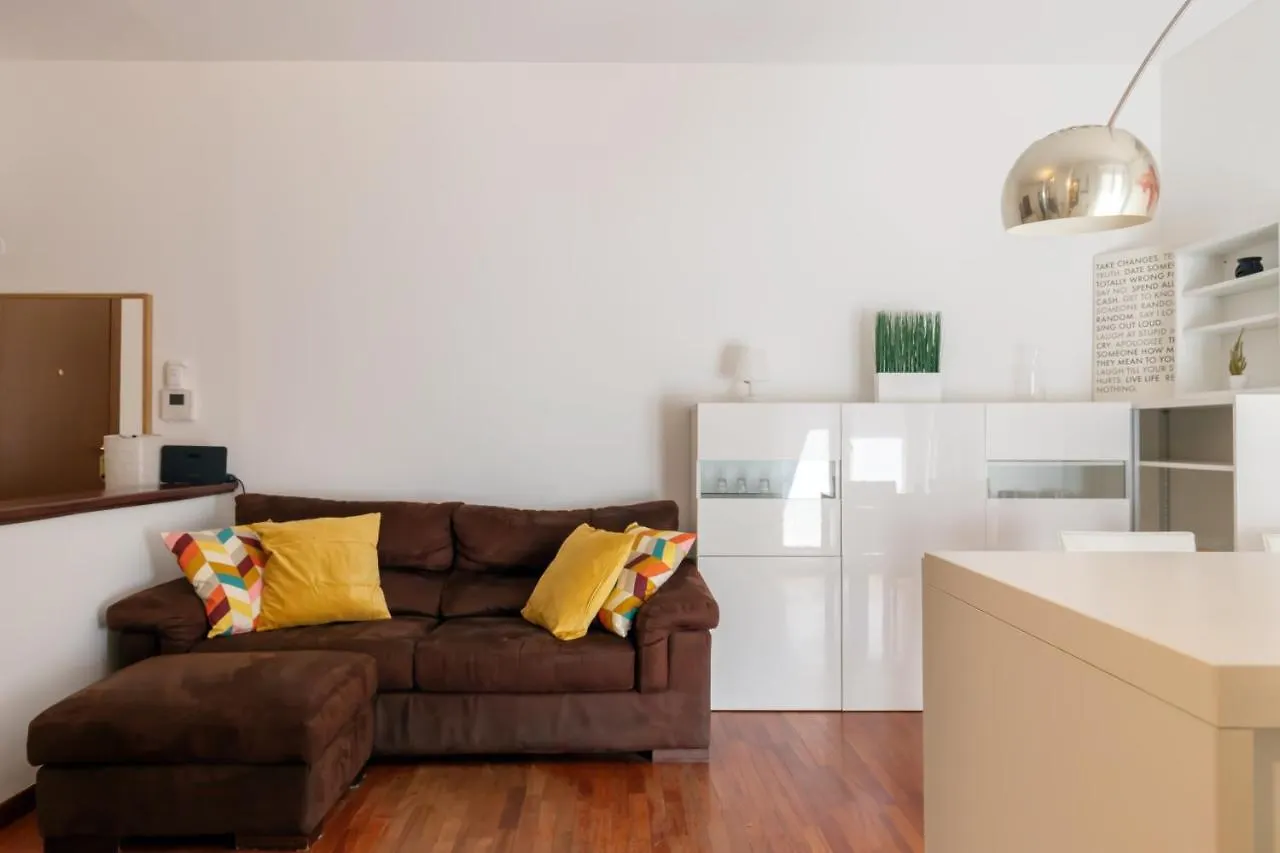Apartment Terrace At 20 Minutes From Duomo - Homeunity Milan