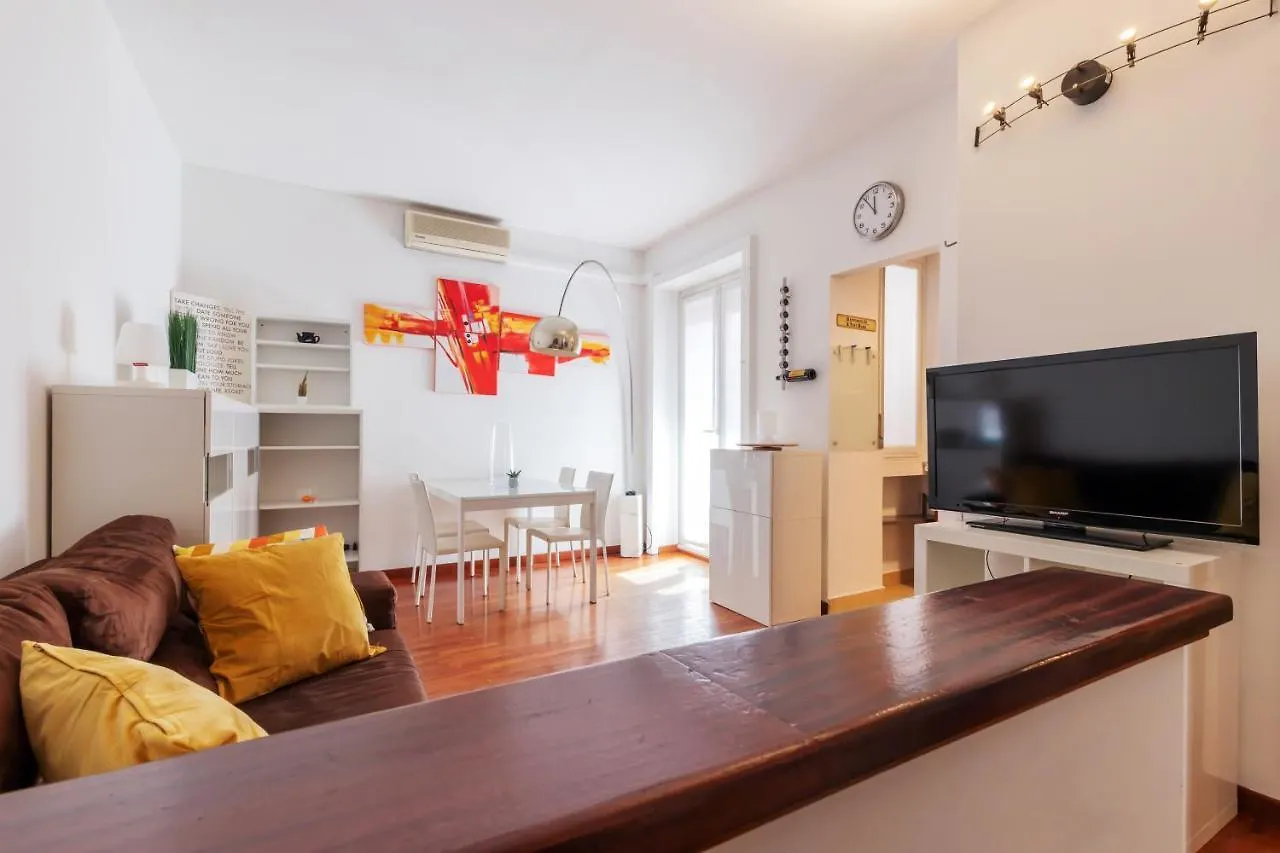 Terrace At 20 Minutes From Duomo - Homeunity Milan Apartment