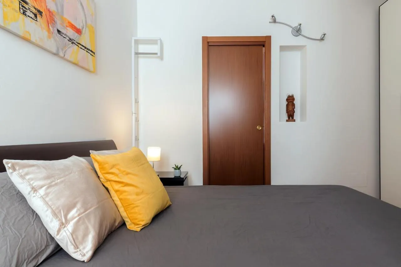 Apartment Terrace At 20 Minutes From Duomo - Homeunity Milan Italy