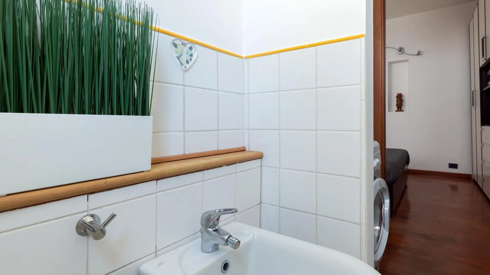 Apartment Terrace At 20 Minutes From Duomo - Homeunity Milan